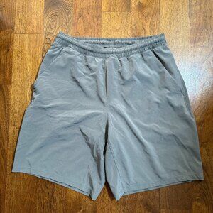 Lululemon Pacebreaker shorts Size M 8" inseam, lined